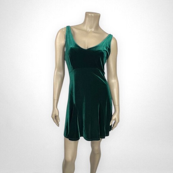 Victoria's Secret Dresses & Skirts - NWT Vintage 90s‎ Small VICTORIA'S SECRET Emerald Green Velvet Dress Sleeveless